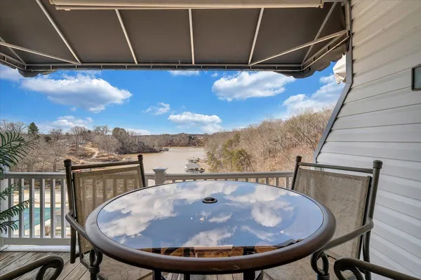 $194,950 | 1089 Bluewater Drive, Unit 411, Moneta, VA 24121