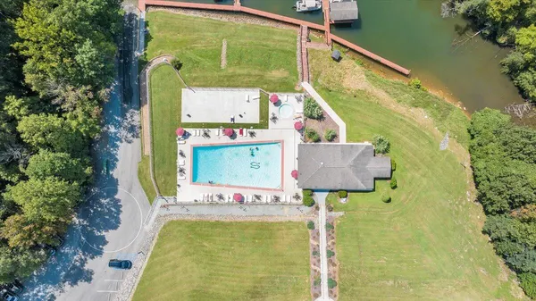 $194,950 | 1089 Bluewater Drive, Unit 411, Moneta, VA 24121