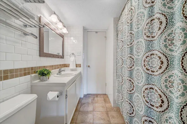 $194,950 | 1089 Bluewater Drive, Unit 411, Moneta, VA 24121