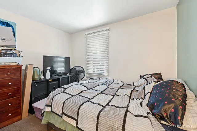 $359,900 | 810 West Galena Boulevard, Aurora, IL 60506