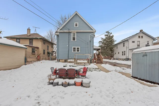 $359,900 | 810 West Galena Boulevard, Aurora, IL 60506