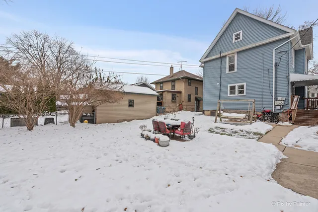 $359,900 | 810 West Galena Boulevard, Aurora, IL 60506