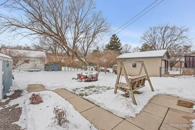 $359,900 | 810 West Galena Boulevard, Aurora, IL 60506