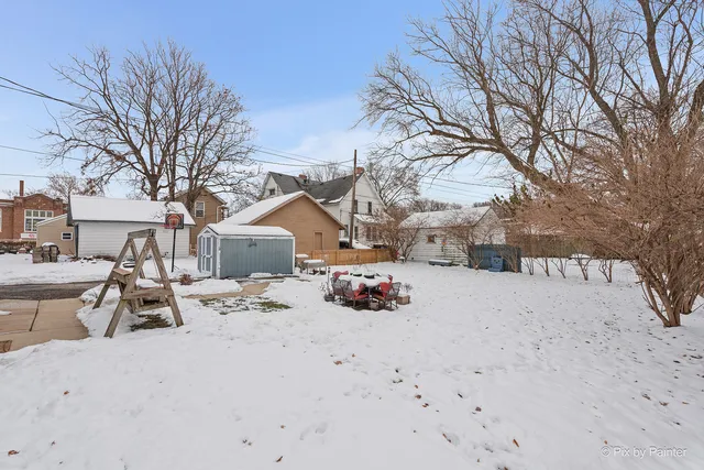 $359,900 | 810 West Galena Boulevard, Aurora, IL 60506