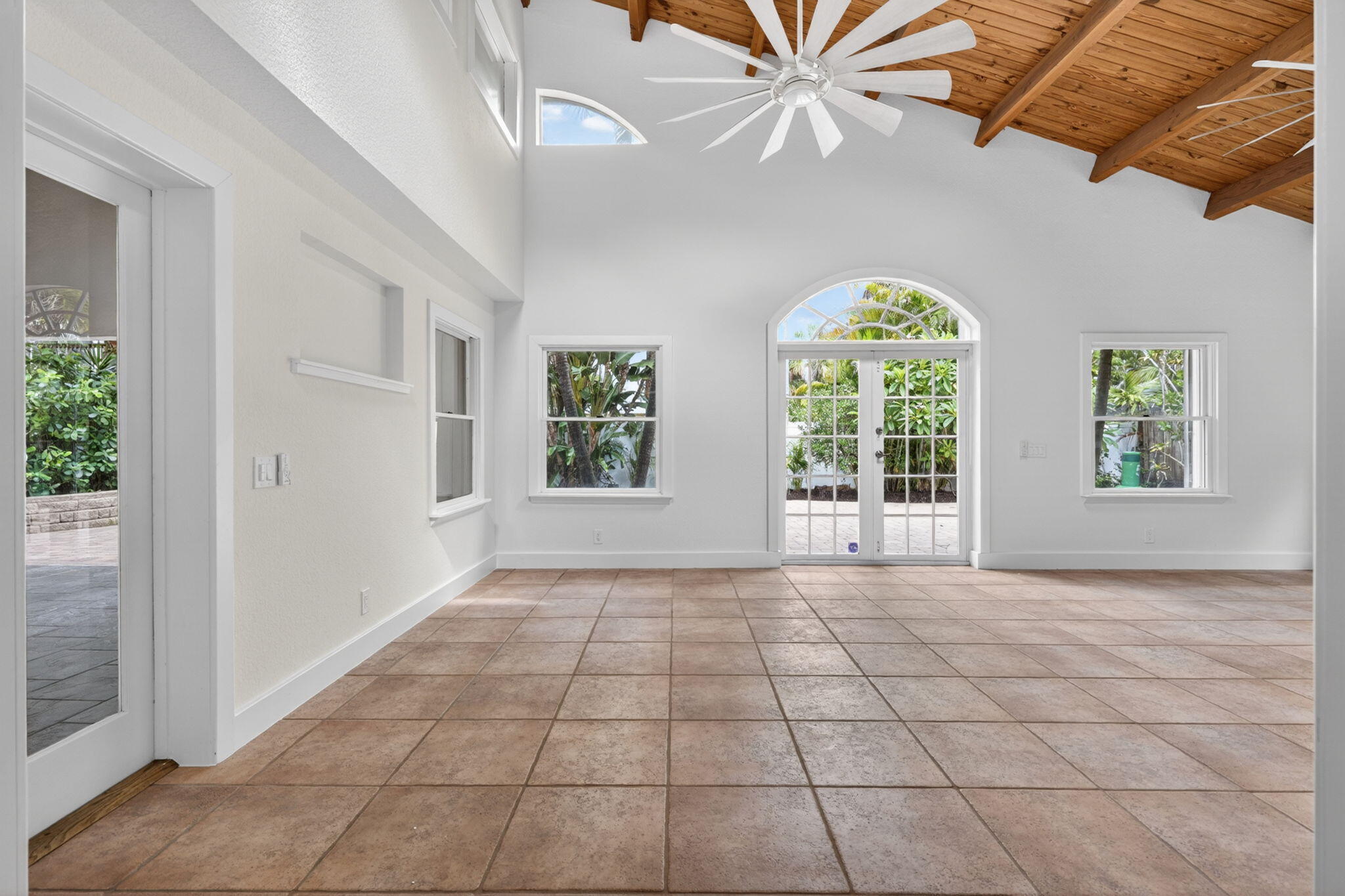 606 Paulina Road Jupiter, FL 33477 - Photo 22 of 49 23-web-or-mls-_MLP0910