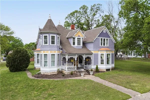 $239,999 | 303 North 8th Street, Fredonia, KS 66736