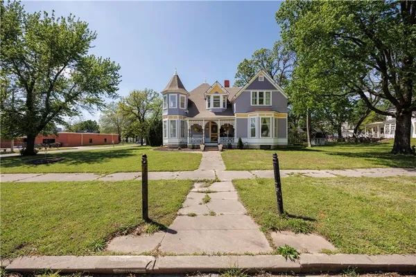 $239,999 | 303 North 8th Street, Fredonia, KS 66736