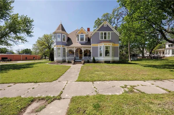 $239,999 | 303 North 8th Street, Fredonia, KS 66736