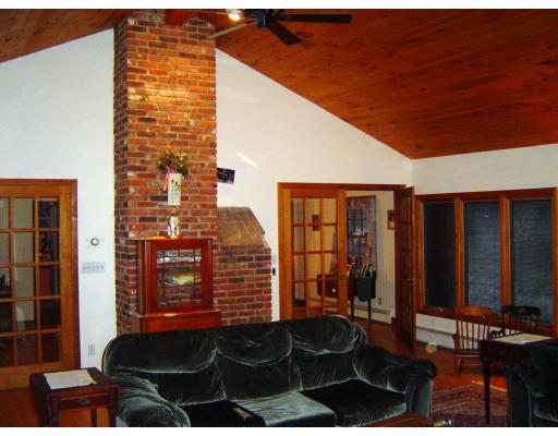 7 Donald Road Hamilton, MA 01982 - Photo 3 of 6 Gallery Image 3