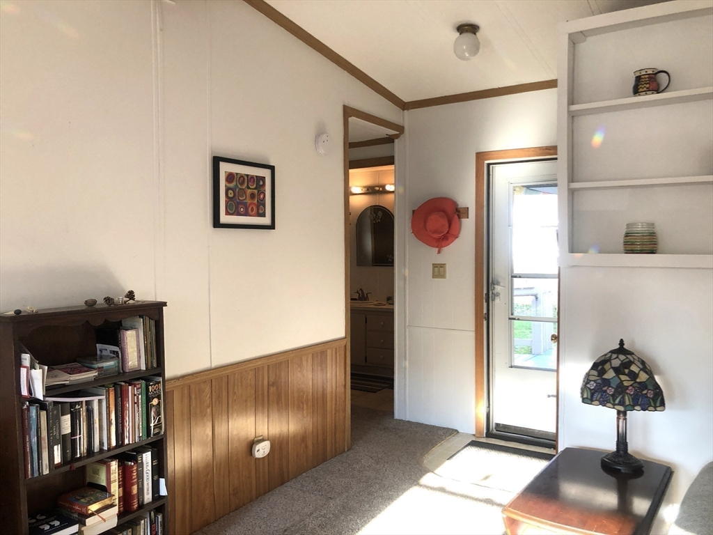 41 Pipers Way Carver, MA 02330 - Photo 4 of 36 a very nice looking room with a couch