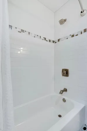 $2,295 | 1930 South Morgan Street, Unit 1, Chicago, IL 60608