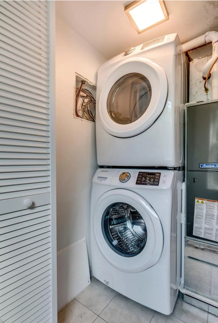 1930 South Morgan Street, Unit 1 Chicago, IL 60608 - Photo 10 of 11 a utility room with dryer and washer