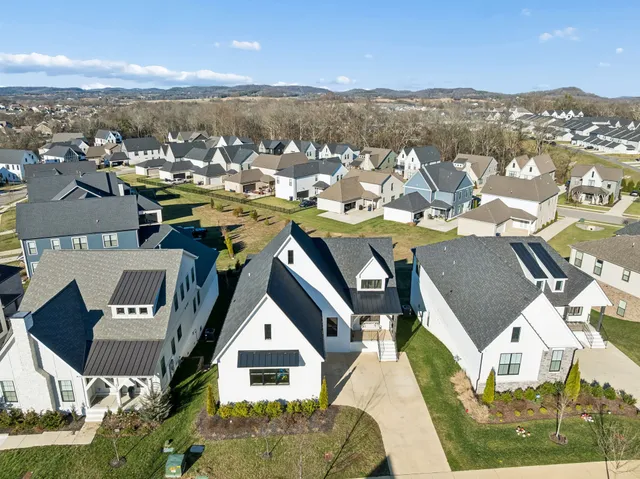 $880,000 | 3020 Whitstable Court, Thompson's Station, TN 37179