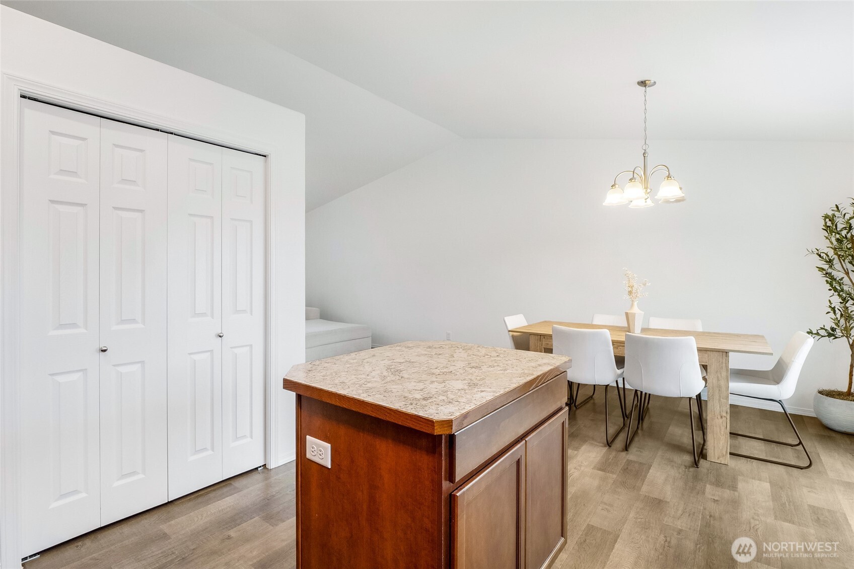 1313 Polo Ridge Moses Lake, WA 98837 - Photo 17 of 37 a view of a room with a table and chairs