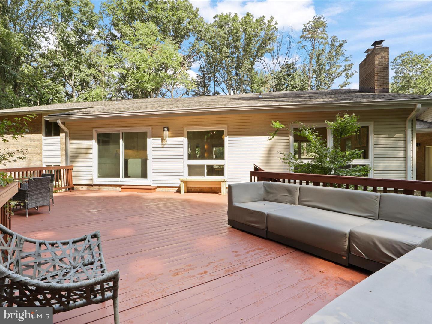 11709 Vale Road Oakton, VA 22124 - Photo 26 of 59 Gallery Image 26