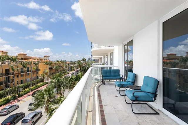 $1,495,000 | 8855 Collins Avenue, Unit 4G, Surfside, FL 33154