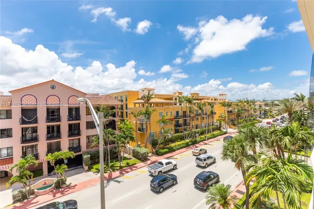 $1,495,000 | 8855 Collins Avenue, Unit 4G, Surfside, FL 33154