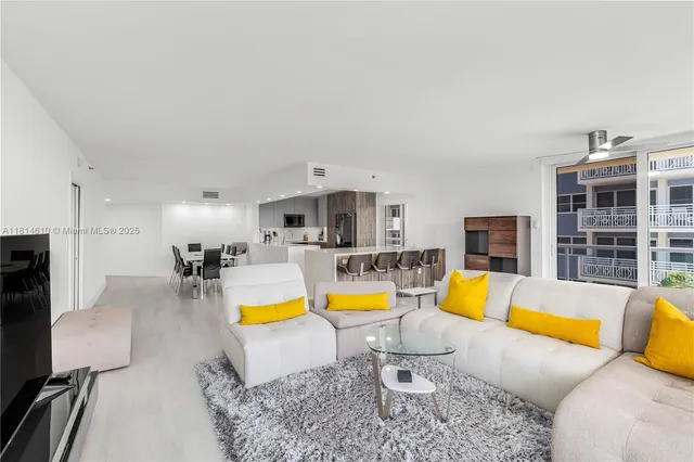 $1,495,000 | 8855 Collins Avenue, Unit 4G, Surfside, FL 33154