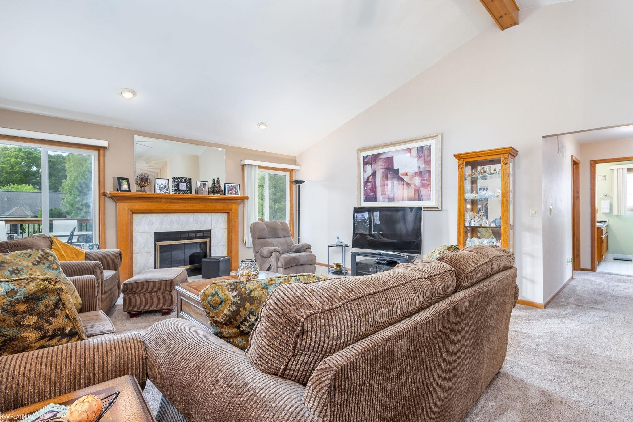 518 Lexington Drive Rochester, MI 48307 - Photo 10 of 58 50176739-1253305e-250d-4dca-a33d-afffa730b67b.JPG