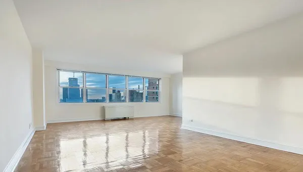 $3,850 | 888 8th Avenue, Unit 3M | Midtown Central