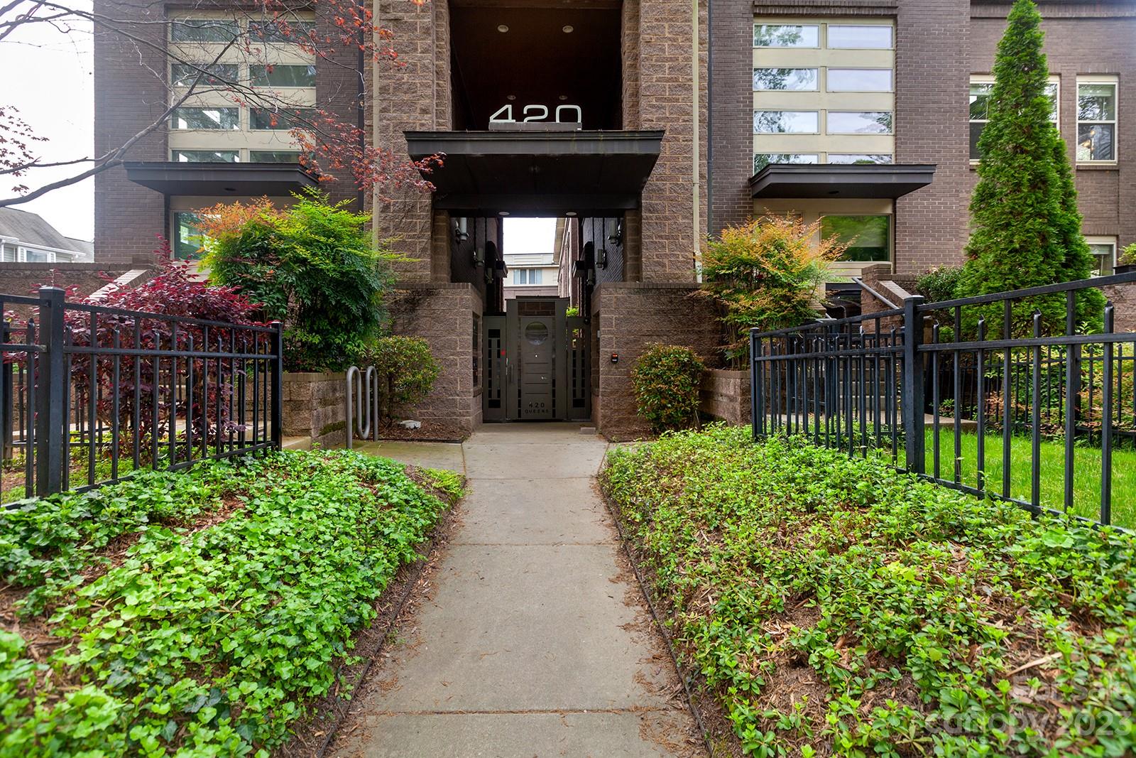 420 Queens Road, Unit 4 Charlotte, NC 28207 - Photo 39 of 40 Gallery Image 39