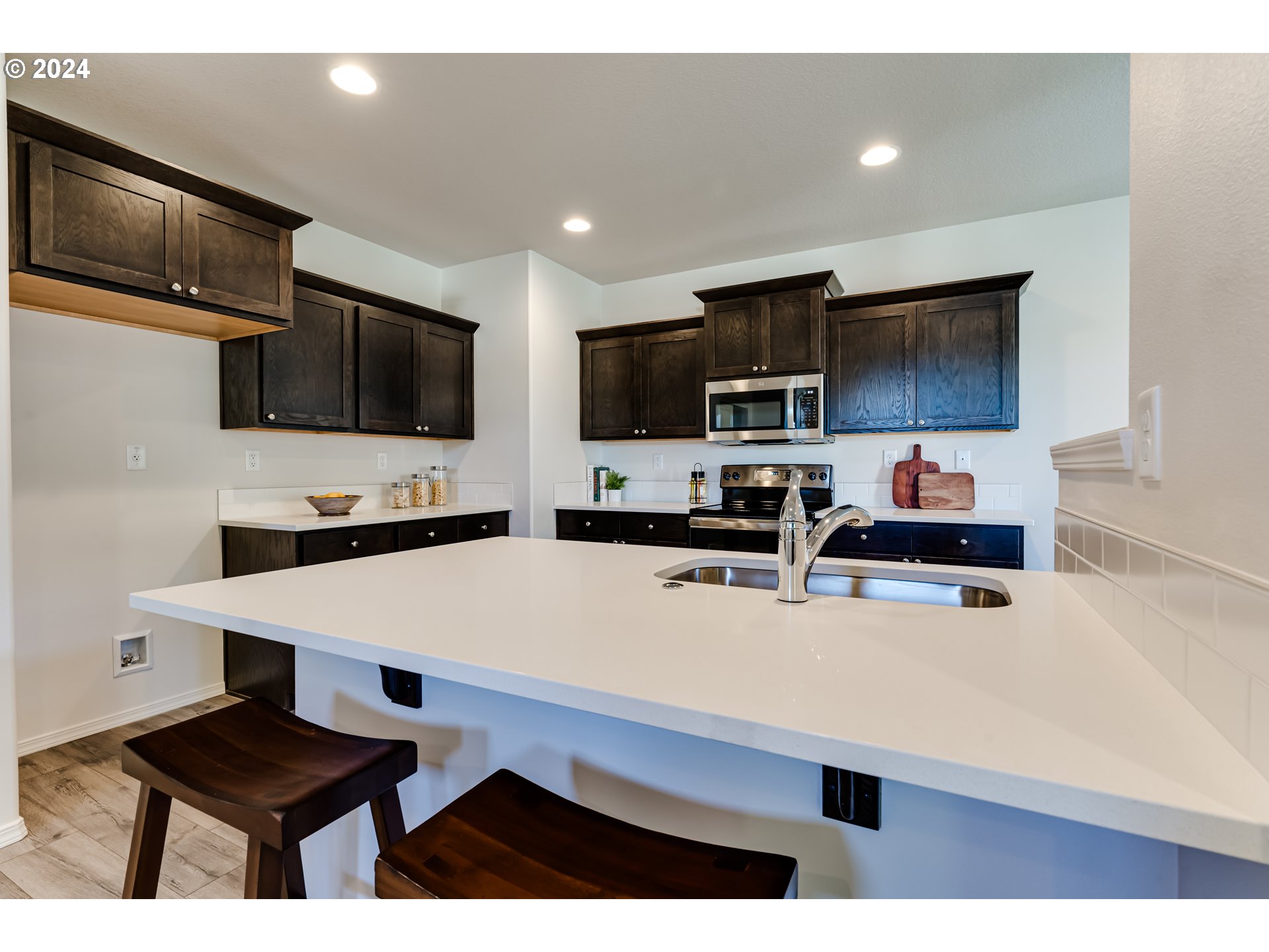 2335 Sandy Drive Eugene, OR 97401 - Photo 3 of 28