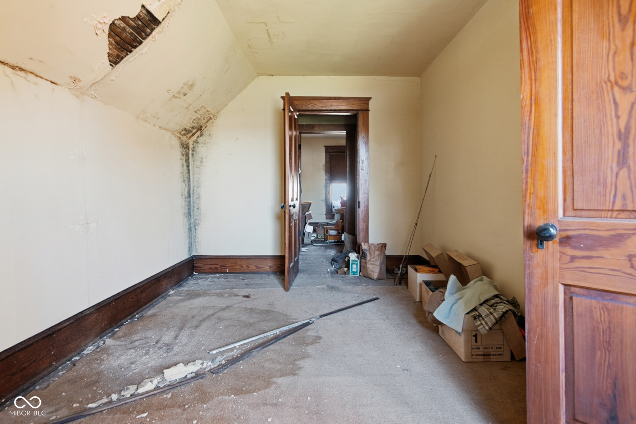 827 Main Street Hope, IN 47246 - Photo 8 of 22 Gallery Image 8