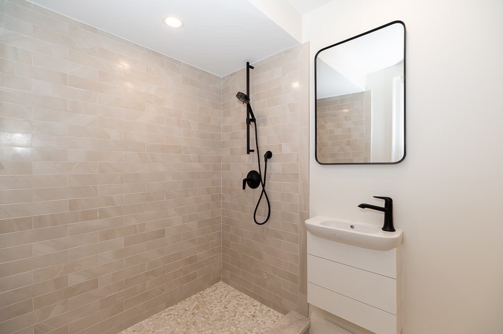 5 Samoset Road, Unit A Gloucester, MA 01930 - Photo 15 of 41