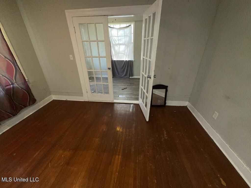 433 East Ridgeway Street Jackson, MS 39206 - Photo 2 of 6 2025_03_25_10_15_26