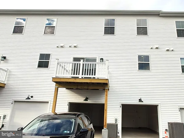 $2,999 | 3 Wafer Alley, Unit B, Bridgeport, PA 19405