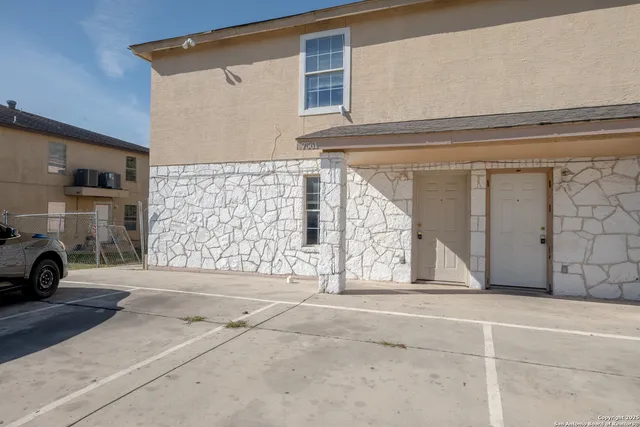 a view of an entrance of the house