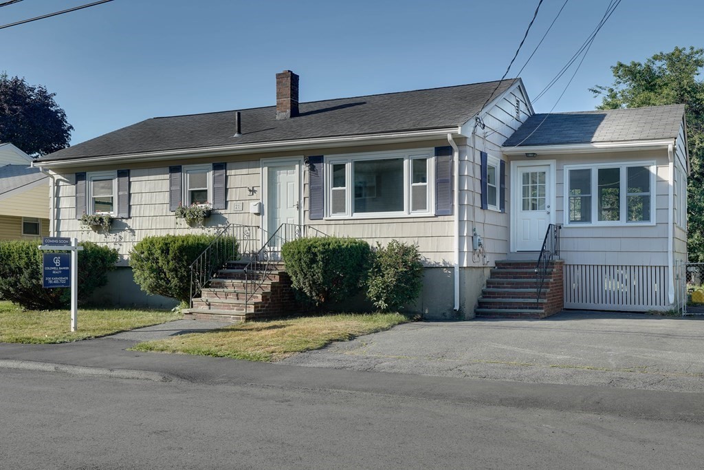 21 Francis Road Salem, MA 01970 - Photo 2 of 23 Gallery Image 2