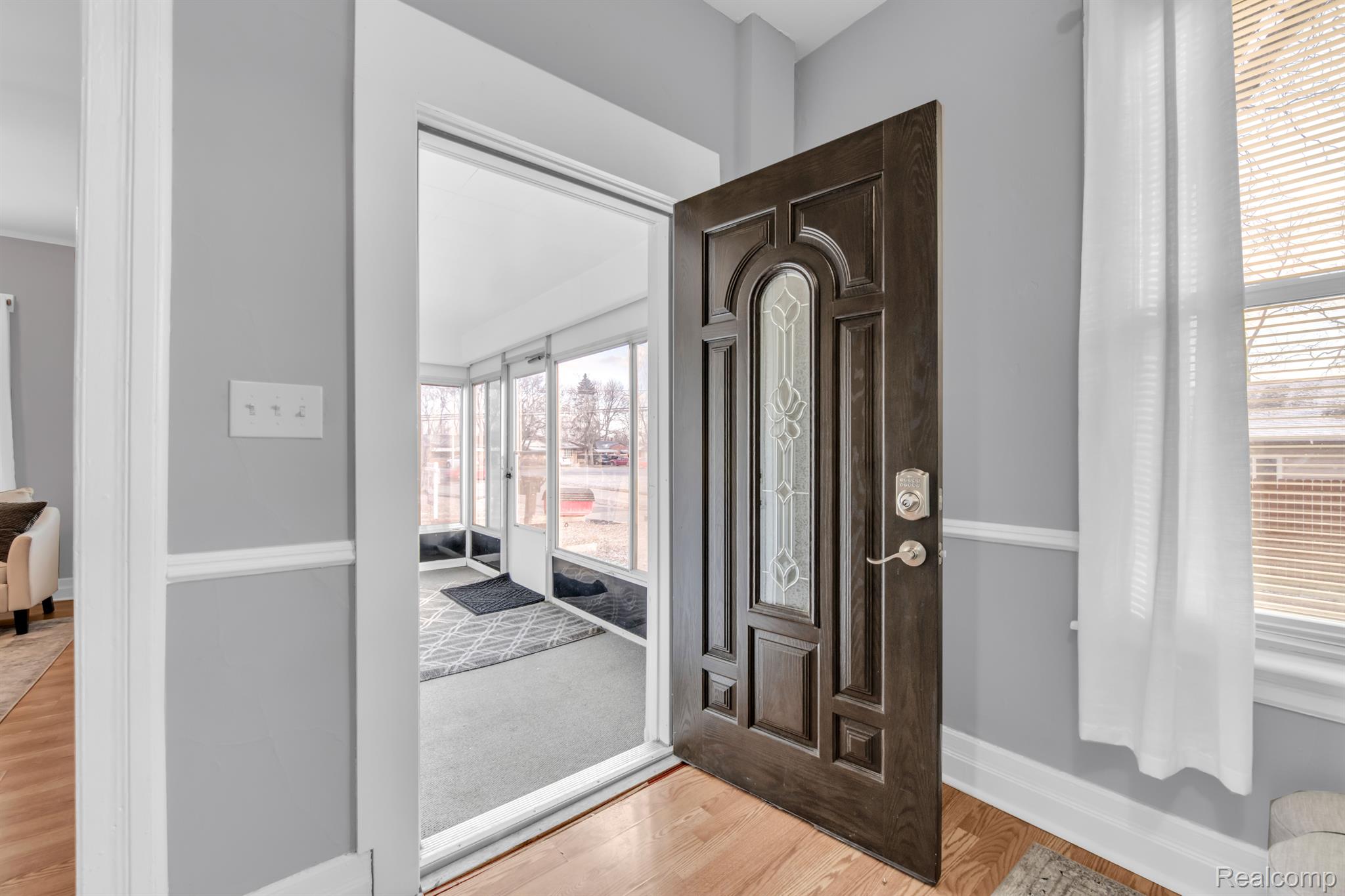 7904 Pardee Road Taylor, MI 48180 - Photo 6 of 27 Entry way