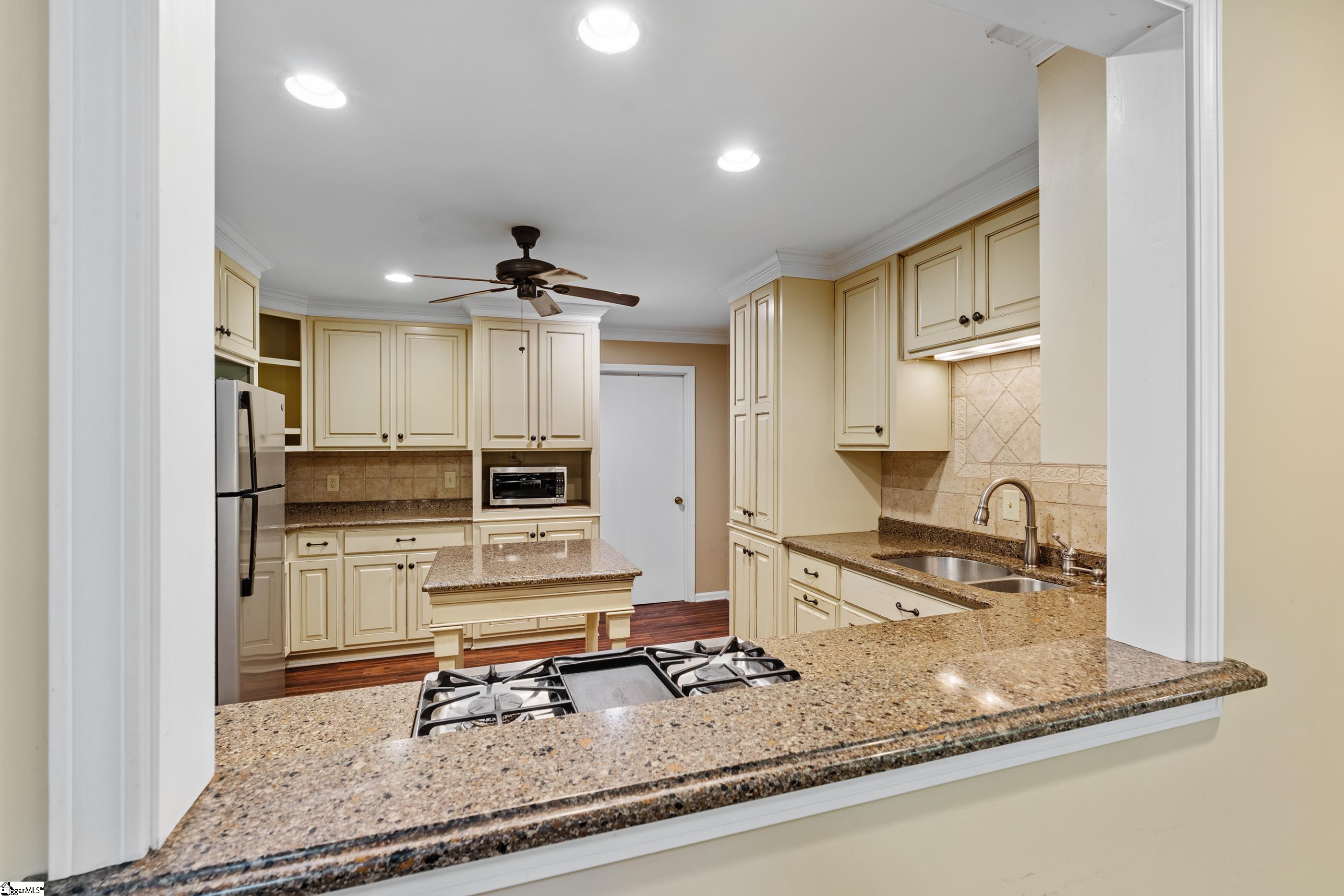 403 Laurel Road Easley, SC 29642 - Photo 11 of 34