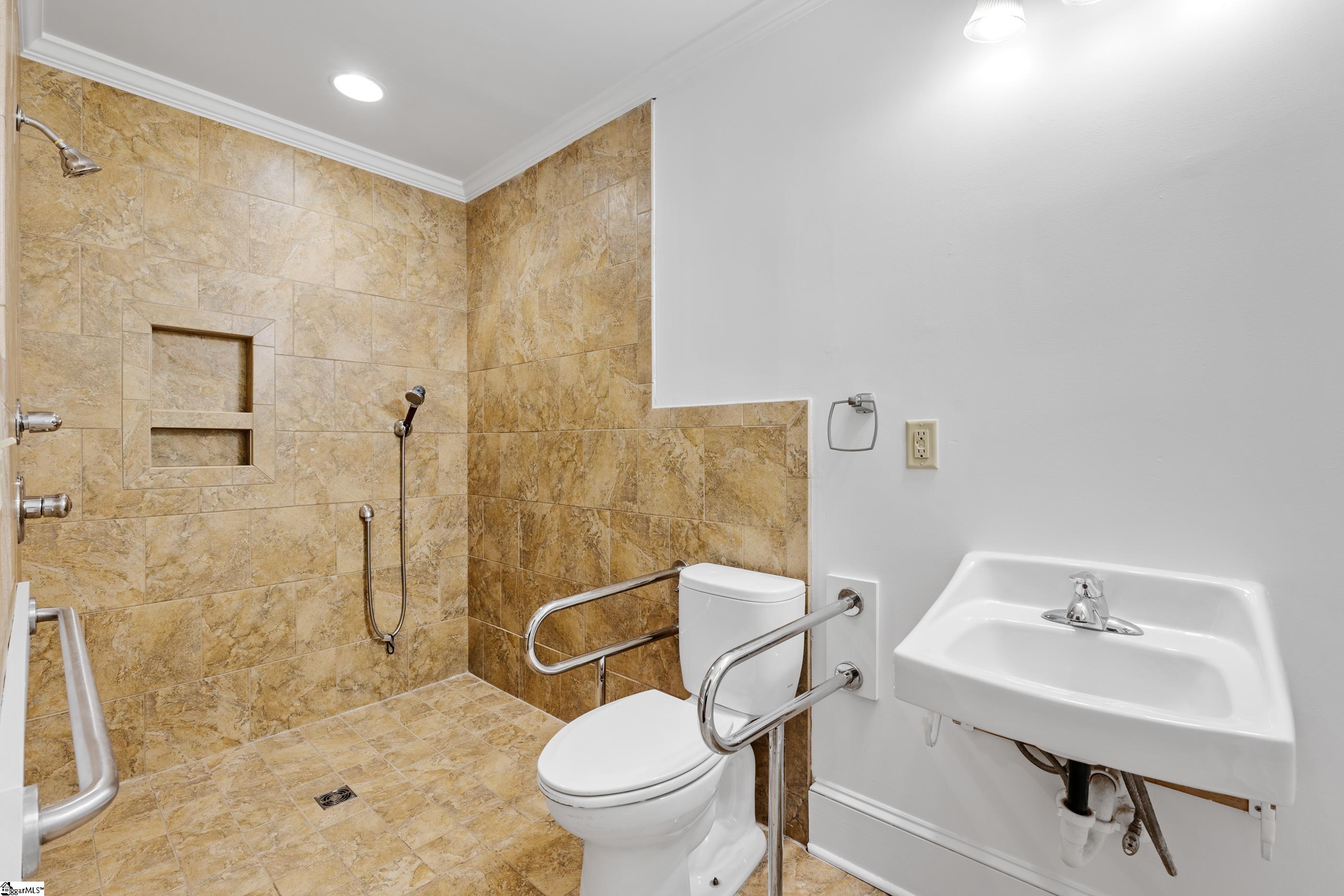 403 Laurel Road Easley, SC 29642 - Photo 26 of 34