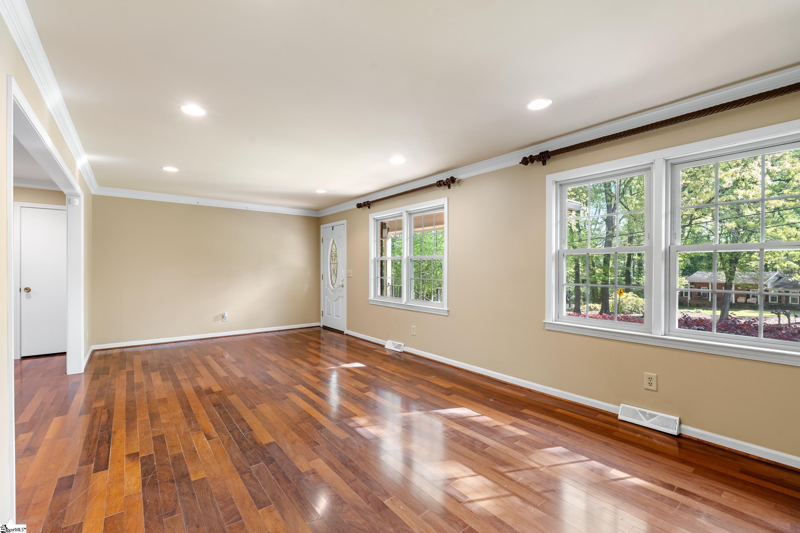 403 Laurel Road Easley, SC 29642 - Photo 6 of 34