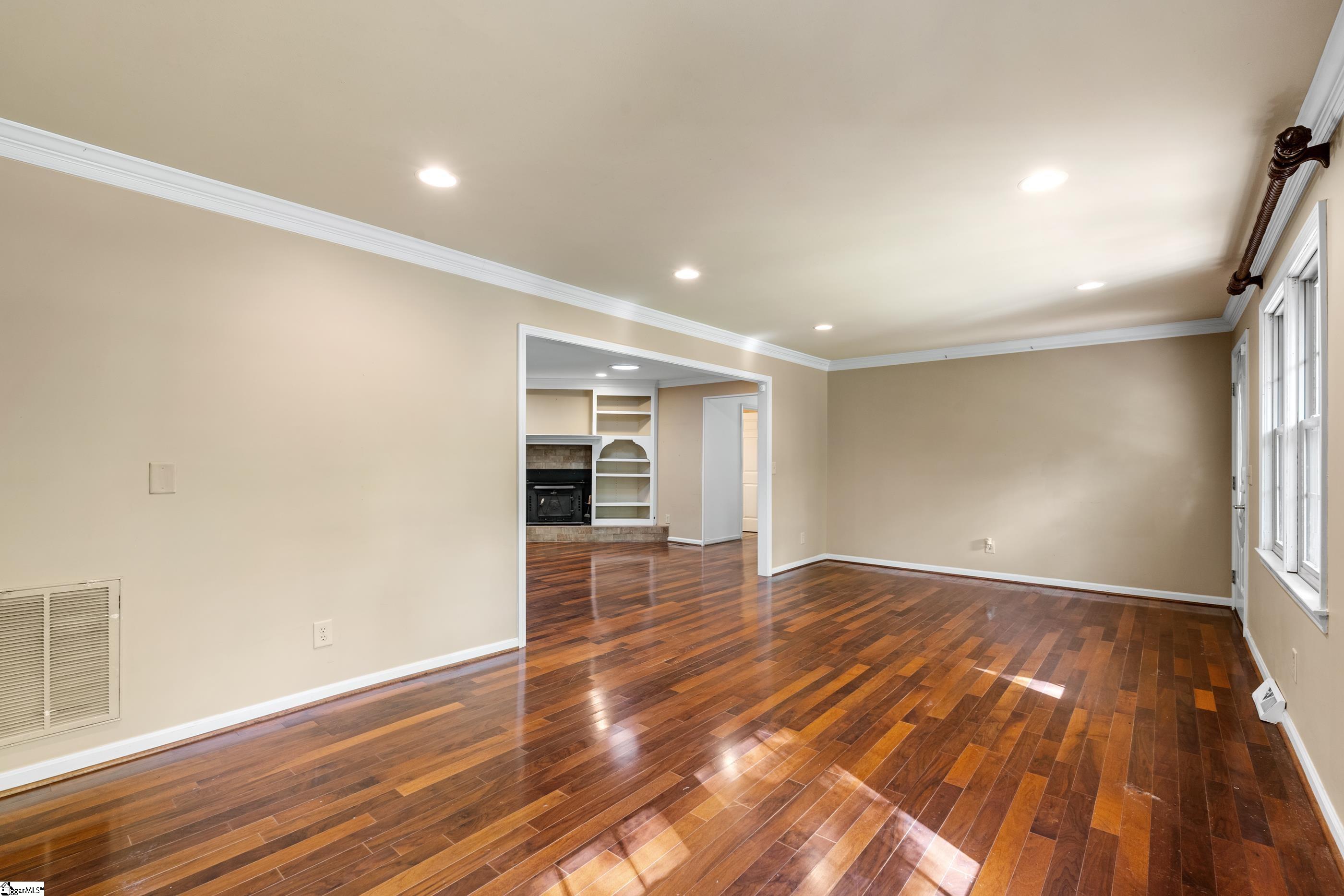 403 Laurel Road Easley, SC 29642 - Photo 7 of 34