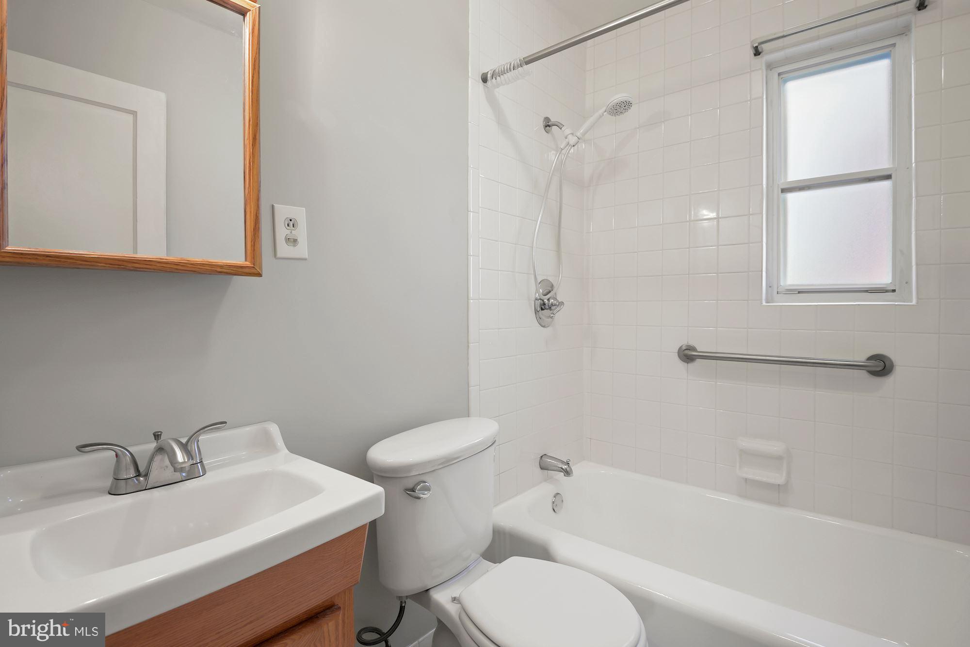4426 Hallet Street Rockville, MD 20853 - Photo 17 of 30 Full Bathroom with Very Shining Bathtub