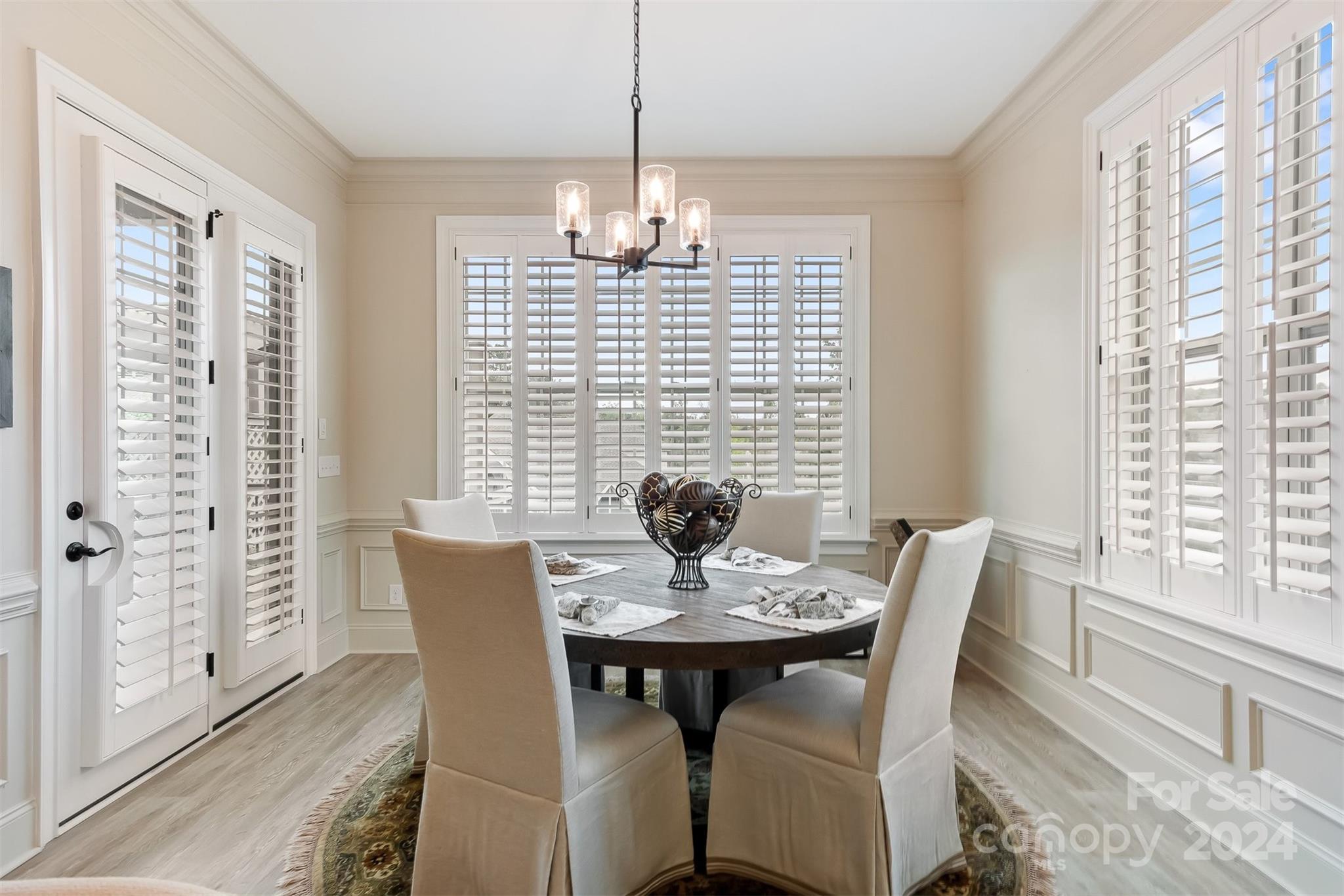 15608 Lake Ridge Road Charlotte, NC 28278 - Photo 13 of 37 a dining room with furniture and window