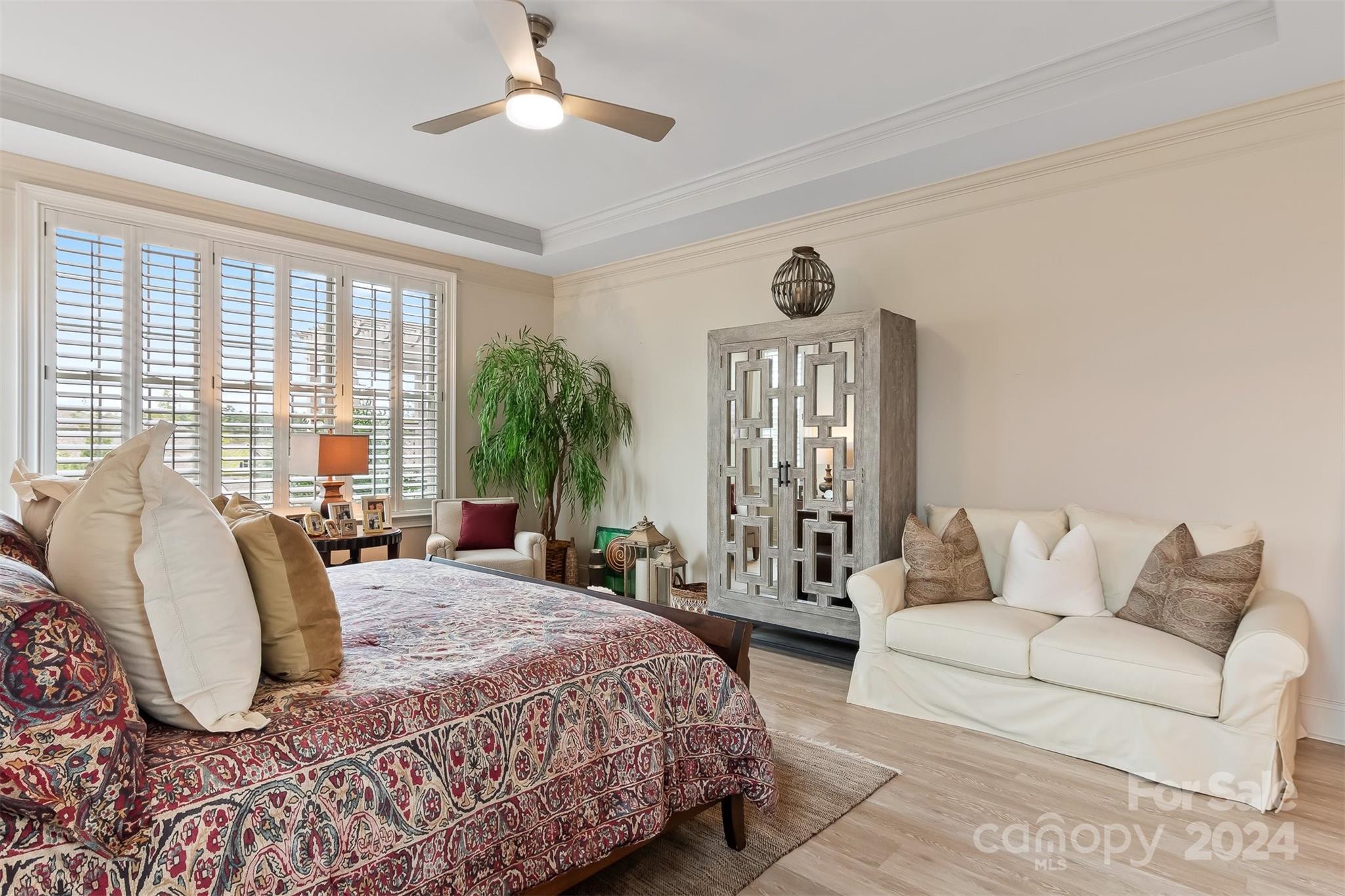 15608 Lake Ridge Road Charlotte, NC 28278 - Photo 16 of 37 a living room with furniture and large windows