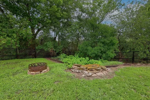 $750,000 | 986 Shiloh Road, Bastrop, TX 78602