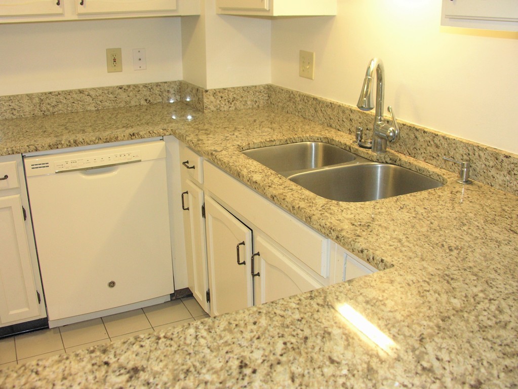 59 Nottingham Road, Unit 59 Grafton, MA 01519 - Photo 2 of 27 Gallery Image 2