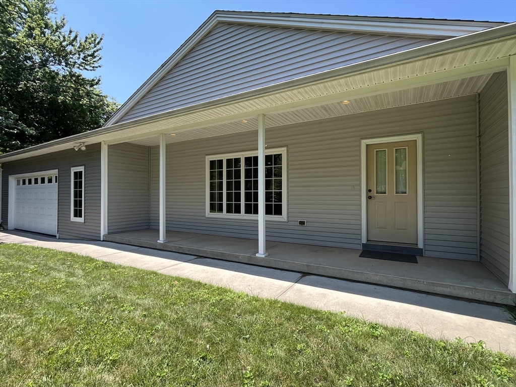 20 Gaspee Street Chicopee, MA 01013 - Photo 2 of 30