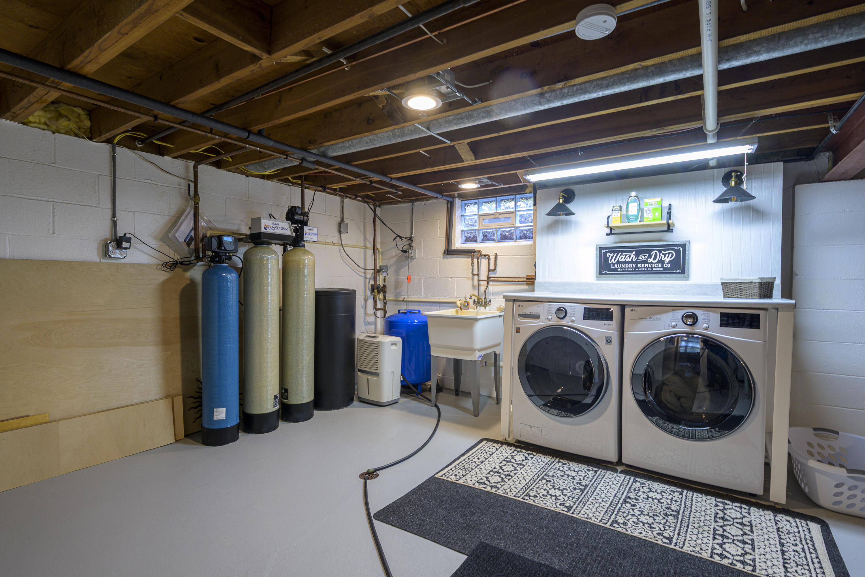 W262S3250 Ridge Road Waukesha, WI 53189 - Photo 20 of 20 Basement Laundry