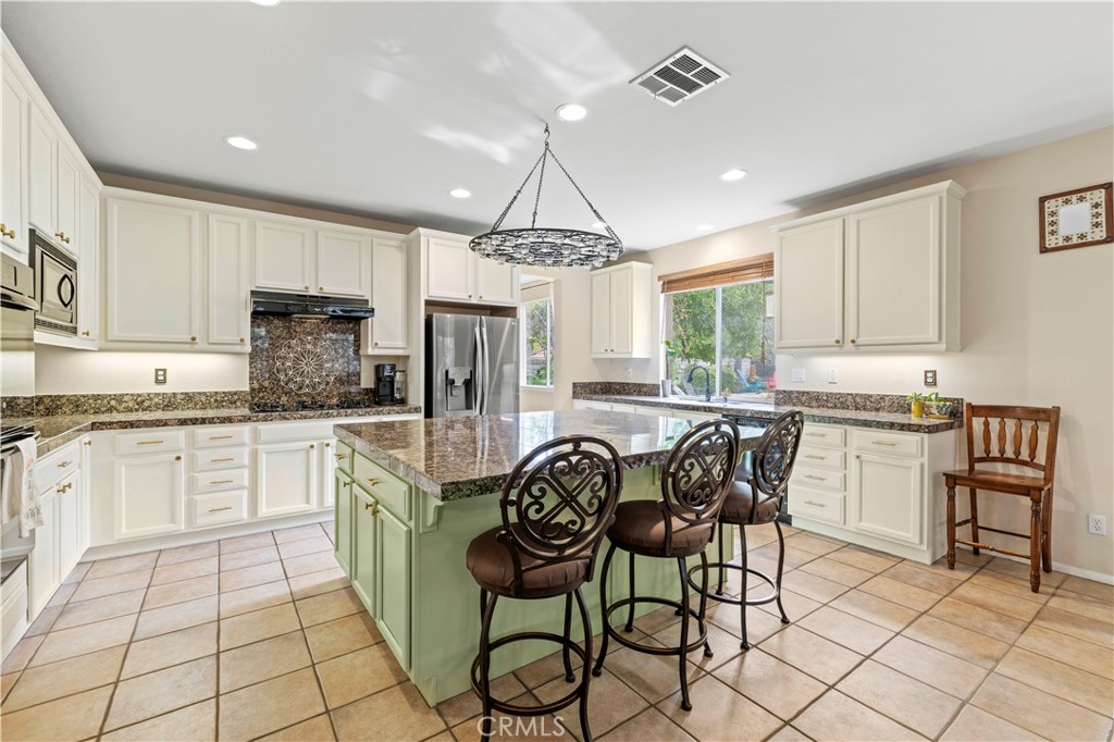 26648 Shakespeare Lane Stevenson Ranch, CA 91381 - Photo 15 of 64