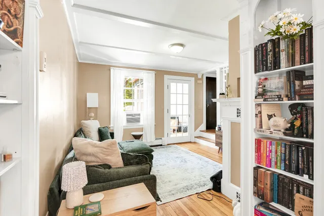 $2,800 | 107 Mt Vernon Street, Dover, NH 03820