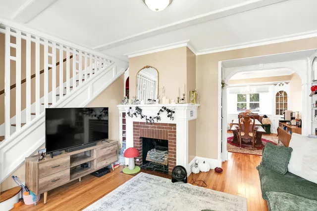 $2,800 | 107 Mt Vernon Street, Dover, NH 03820