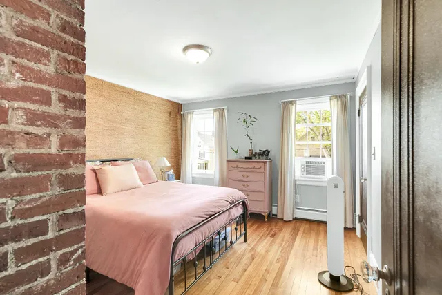 $2,800 | 107 Mt Vernon Street, Dover, NH 03820