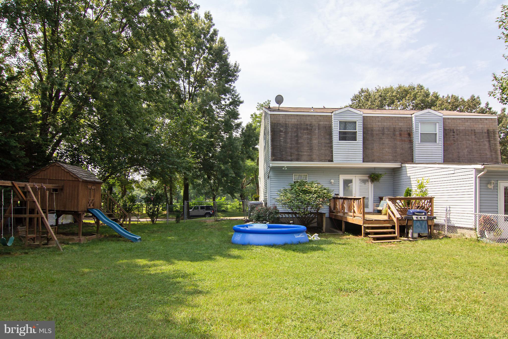 8527 Summit Road Pasadena, MD 21122 - Photo 23 of 29 ABSOLUTETLY HUGE YARD!