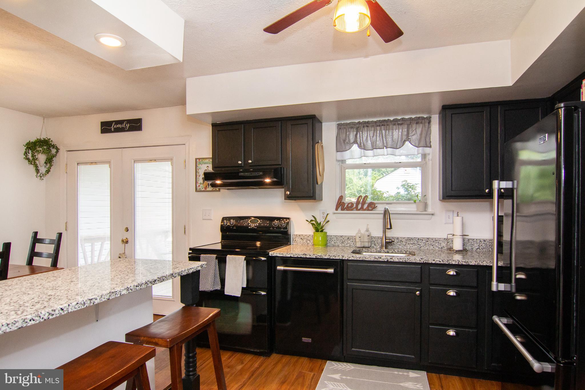 8527 Summit Road Pasadena, MD 21122 - Photo 7 of 29 NEW GRANITE COUNTERS